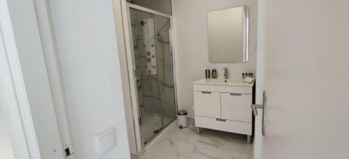 Nazar� Historic Beach House-1 Minute To The Beach