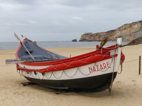 Nazar� Historic Beach House-1 Minute To The Beach
