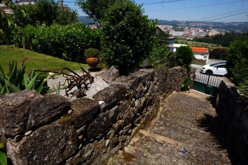 Pequena Casa R�stica Com Piscina