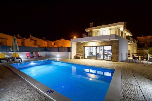 Villa Alto Da Colina - Vila Moderna E Espa�osa - Top Localiza��o