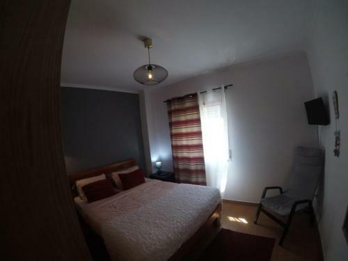 Hostal Peniche Surf Lodge 2