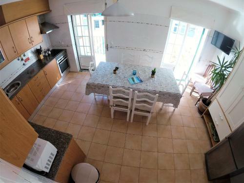 Hostal Peniche Surf Lodge 2