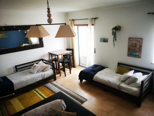 Hostal Peniche Surf Lodge 2