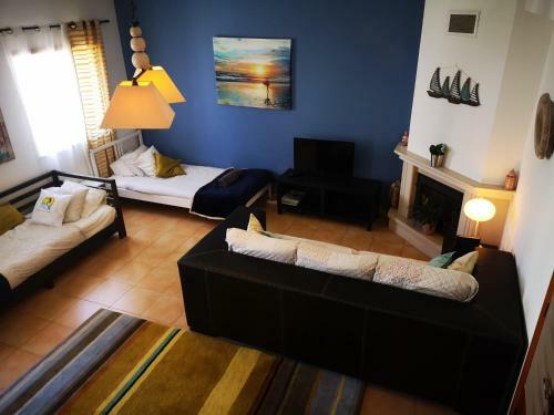 Hostal Peniche Surf Lodge 2