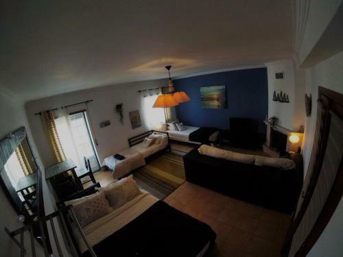 Hostal Peniche Surf Lodge 2