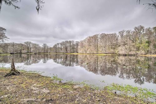 Unplugged Withlacoochee Riverfront Retreat!