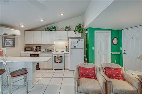 Anchor Inn - Unit 2 Apts