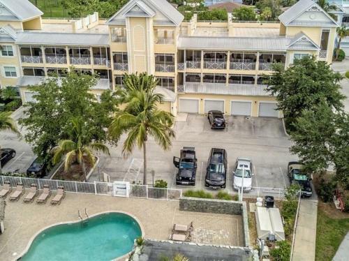 Hostal Beach Hideaway