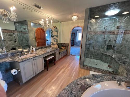 Villa Waterfront Paradise - Heated Pool, Amazing Sunsets!
