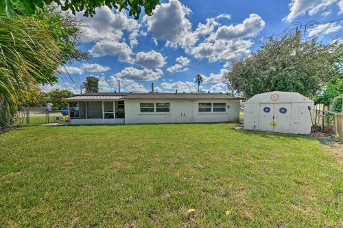 Sunshine State Cottage About 9 Miles To Beaches!