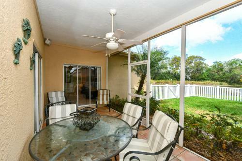 Private, Peaceful, Lakeside, Fully-fenced Yard