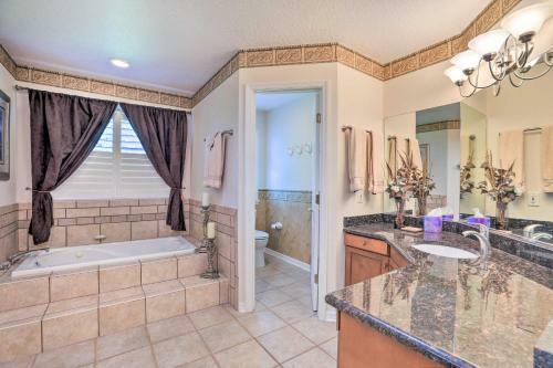 Lavish Clermont Home With Infinity Pool And Docks