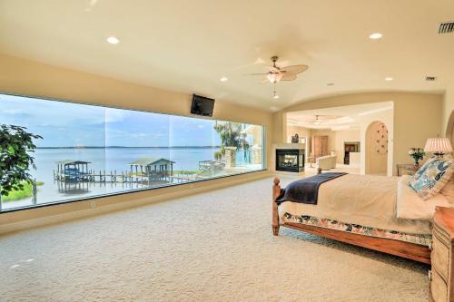 Lavish Clermont Home With Infinity Pool And Docks