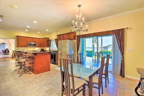 Lavish Clermont Home With Infinity Pool And Docks
