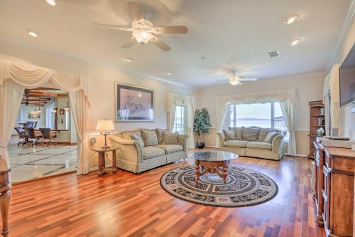 Lavish Clermont Home With Infinity Pool And Docks