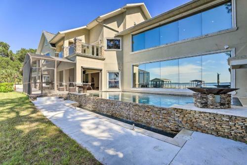 Lavish Clermont Home With Infinity Pool And Docks
