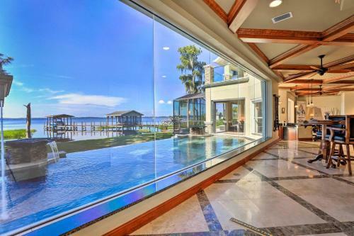 Lavish Clermont Home With Infinity Pool And Docks