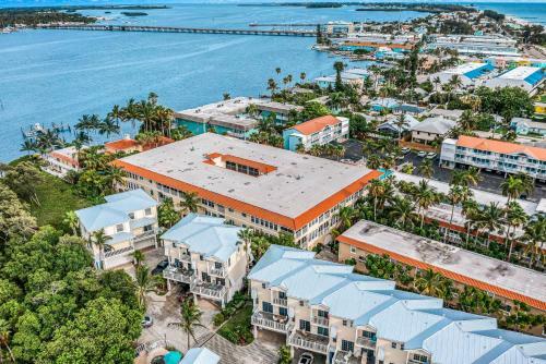 Beach & Bay Breeze 23