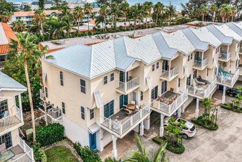 Beach & Bay Breeze 23