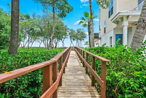 Beach & Bay Breeze 23