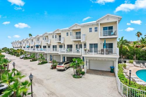 Beach & Bay Breeze 23