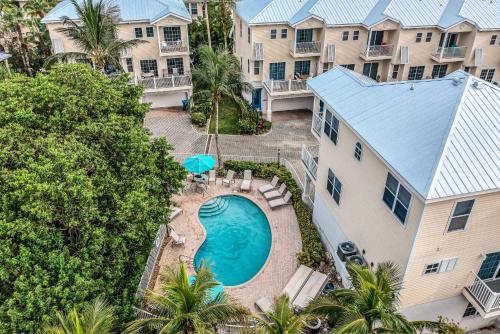 Beach & Bay Breeze 23