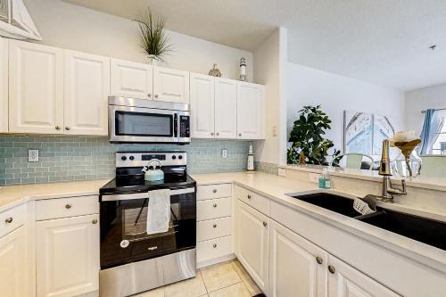 Beach & Bay Breeze 23