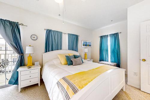 Beach & Bay Breeze 23