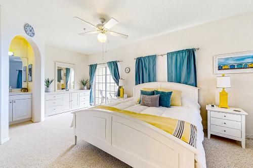 Beach & Bay Breeze 23
