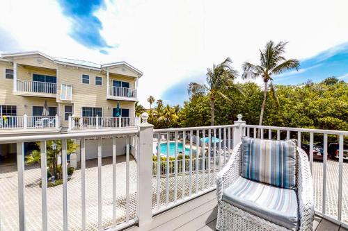 Beach & Bay Breeze 23