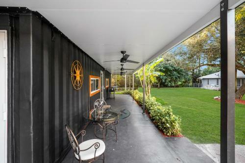 Hostal Oasis Container Home On 3 Acres