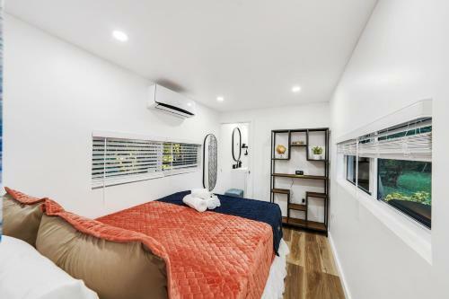 Hostal Oasis Container Home On 3 Acres