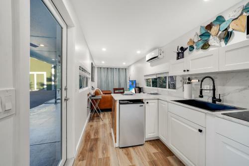 Hostal Oasis Container Home On 3 Acres