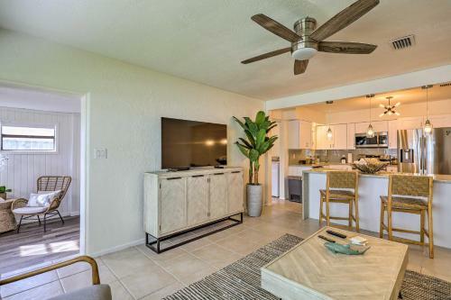 Modern Coastal Abode 2 Blocks To Cocoa Beach