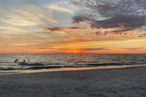 Escape To Honeymoon Island