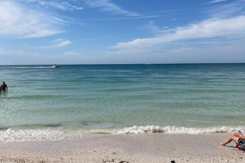 Escape To Honeymoon Island