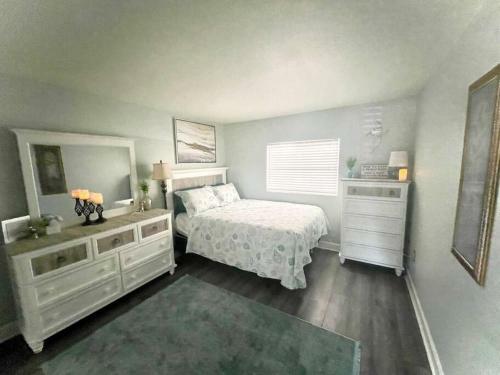 Sparkling 2bed 1bath Beach Home - Unit 214