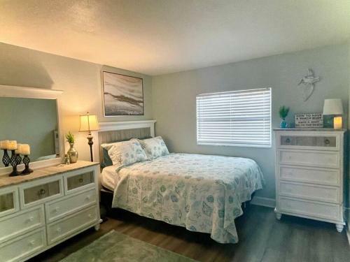 Sparkling 2bed 1bath Beach Home - Unit 214