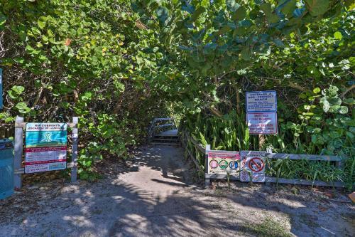 Chic Cocoa Beach Oasis - Steps To Atlantic!