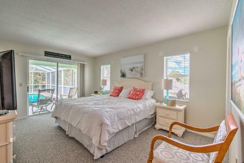 Waterfront Home With Dock, Kayaks, Pool And More!
