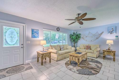 Waterfront Home With Kayaks Boat, Fish And Hike!