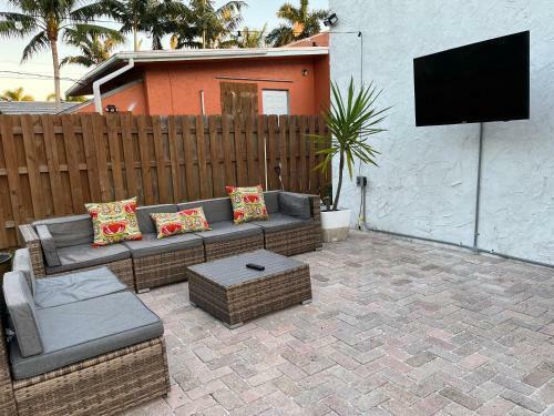 Dania's Cottage At Dania Beach