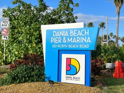 Dania's Cottage At Dania Beach