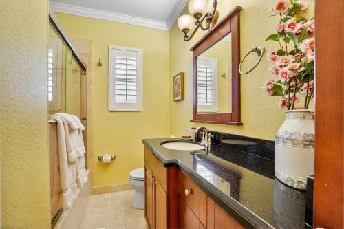 3b Allure W/heated Pool & Jacuzzi, 5min To Beach!