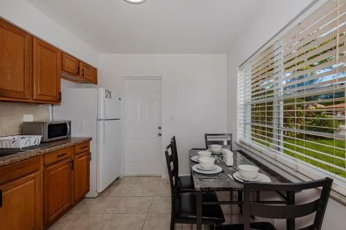 2 Bedroom House Minutes From Beach And Casino