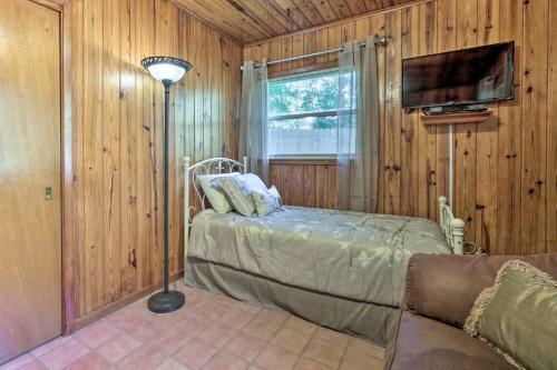 Rainbow River Oasis With Kayaks And Furnished Sunroom!