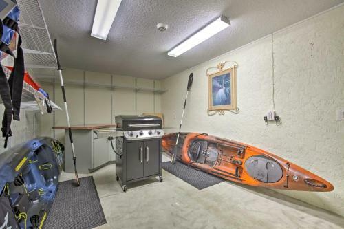 Rainbow River Oasis With Kayaks And Furnished Sunroom!