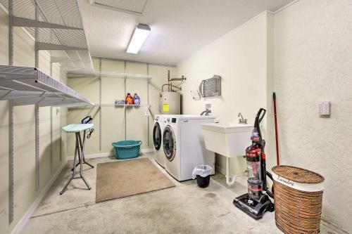 Rainbow River Oasis With Kayaks And Furnished Sunroom!