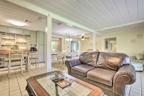 Rainbow River Oasis With Kayaks And Furnished Sunroom!