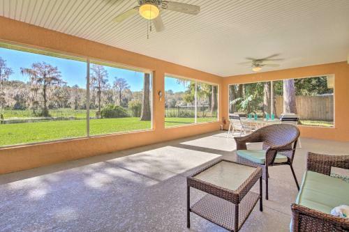 Rainbow River Oasis With Kayaks And Furnished Sunroom!